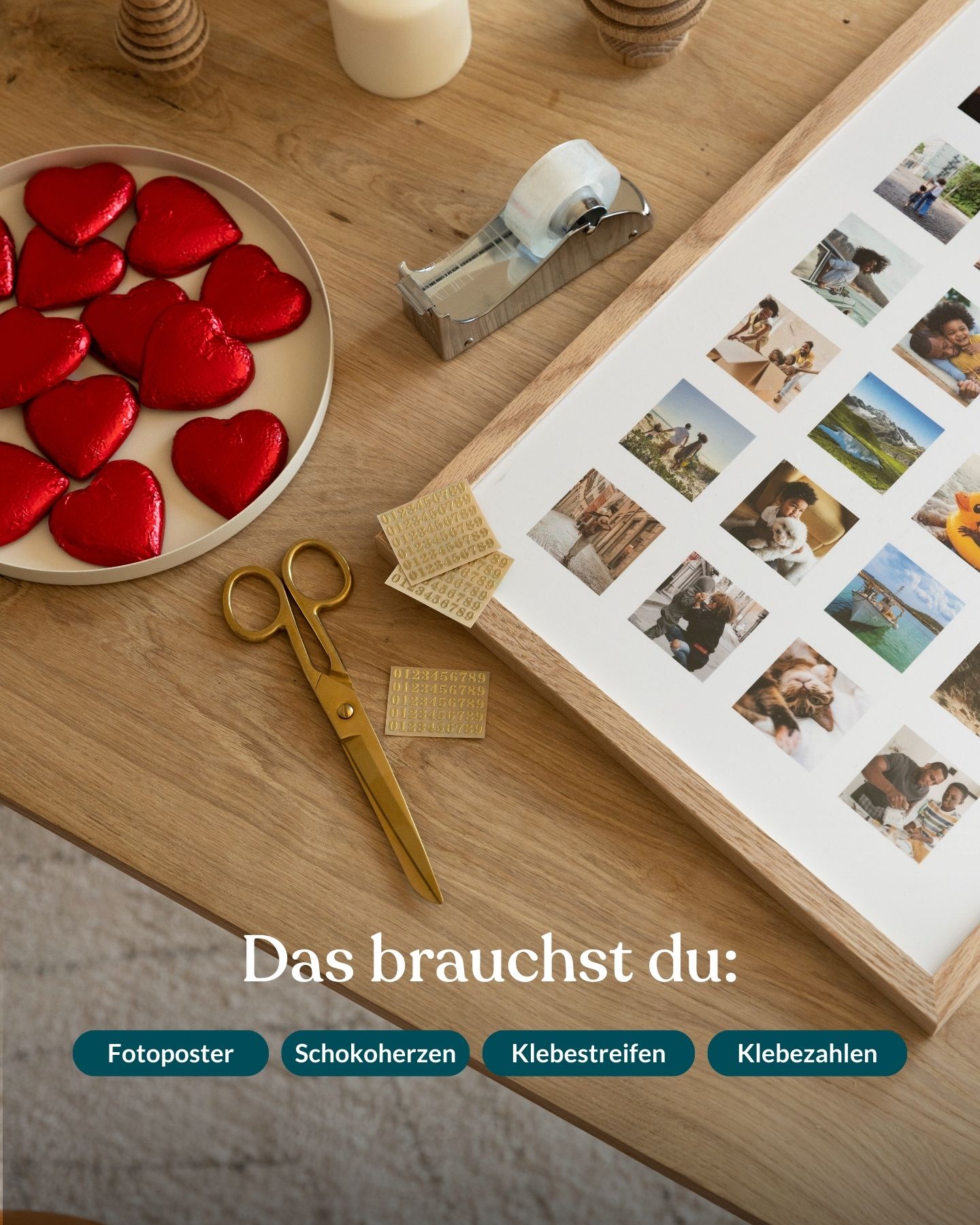 Materialien für einen DIY Adventskalender mit Schokoherzen liegen auf einem tischem