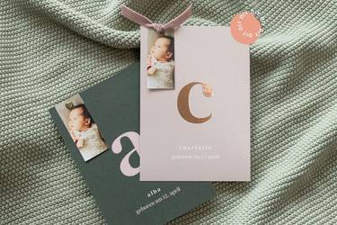 Geburtskarten in Grün und Rosa mit Fotoanhänger