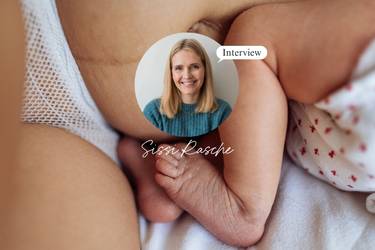 Bildausschnitt: Neugeborenes mit seiner Mutter im Wochenbett