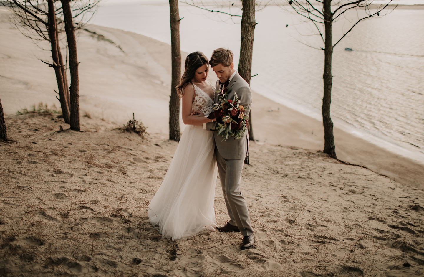 Hochzeitspaar am Strand